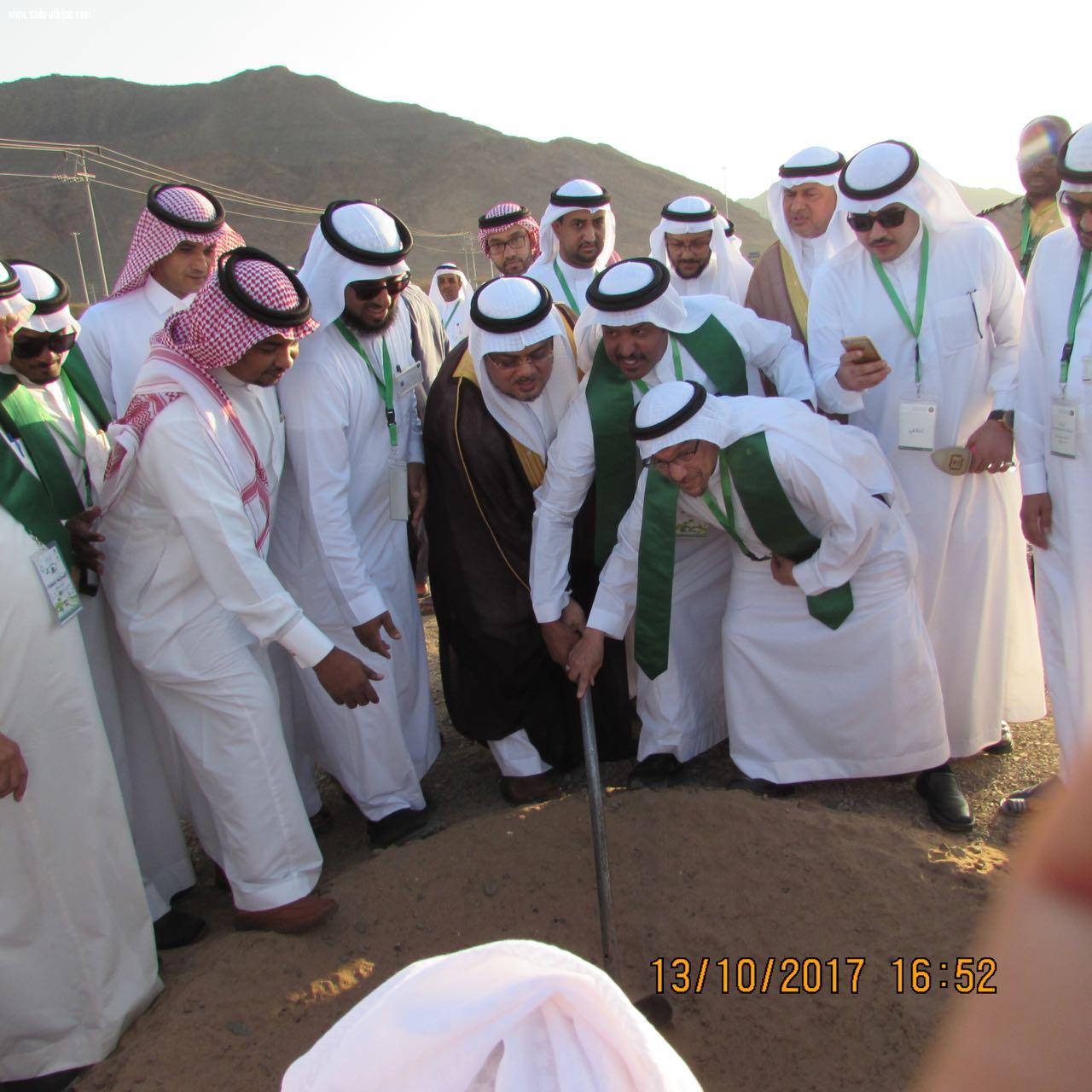 تدشين مبادرة ''تشجير المدينة '' بحضور وكيل وزارة المياه والزراعة